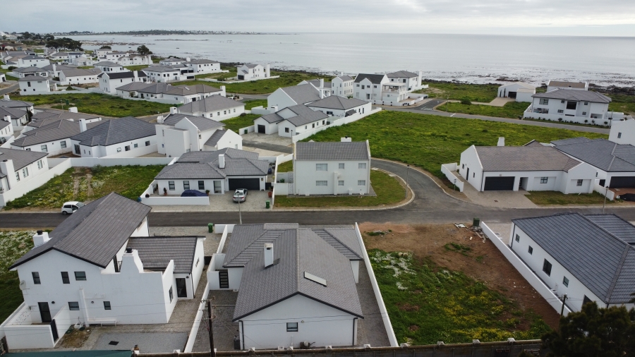 4 Bedroom Property for Sale in Sandy Point Western Cape